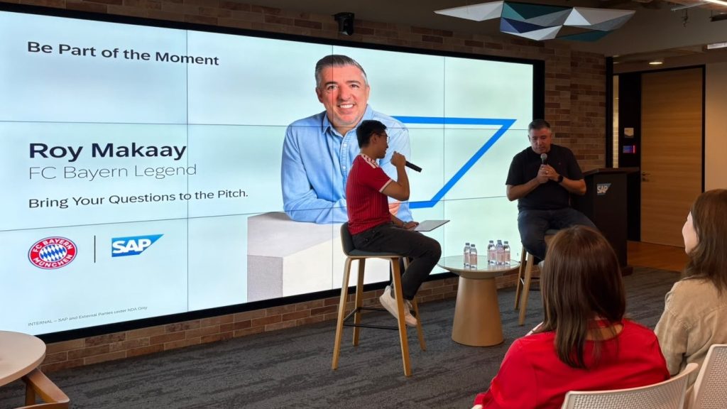 Roy Makaay in an interview at SAP