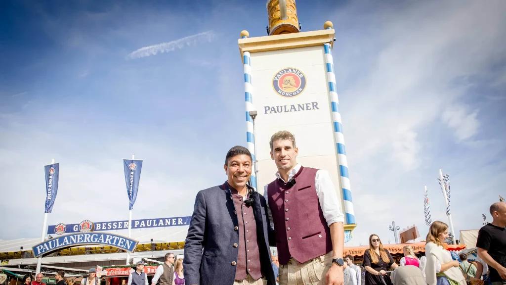 Giovane Elber and Javi Martinez at Oktoberfest