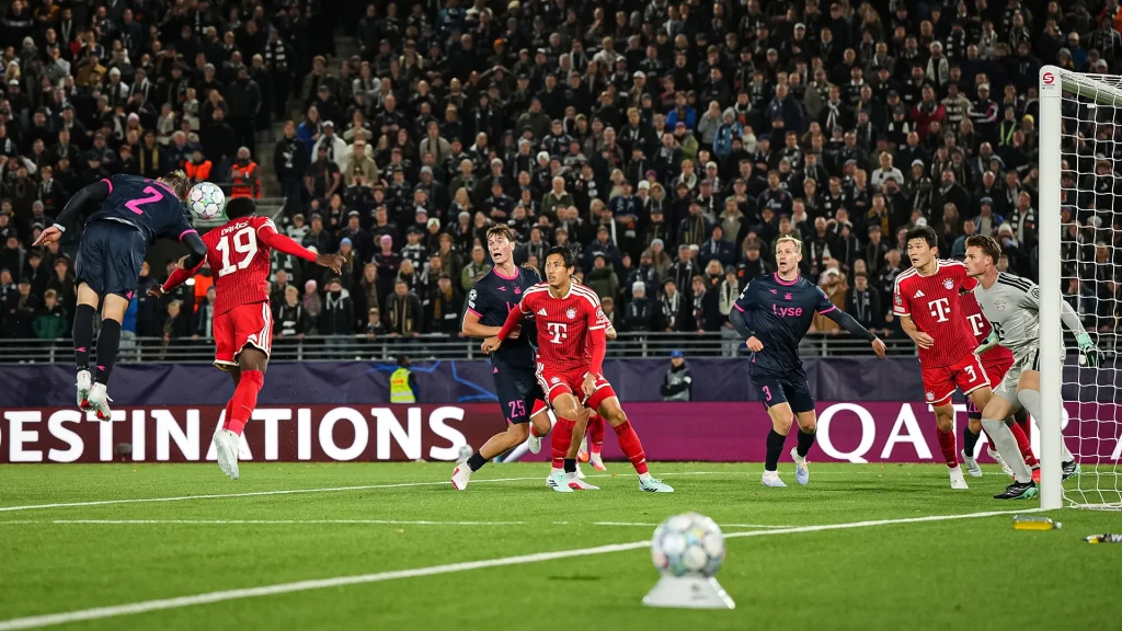 Herman Haugen trifft zum Endstand während des Auswärtsspiels des FC Bayern in der Champions League bei Viking Stavanger