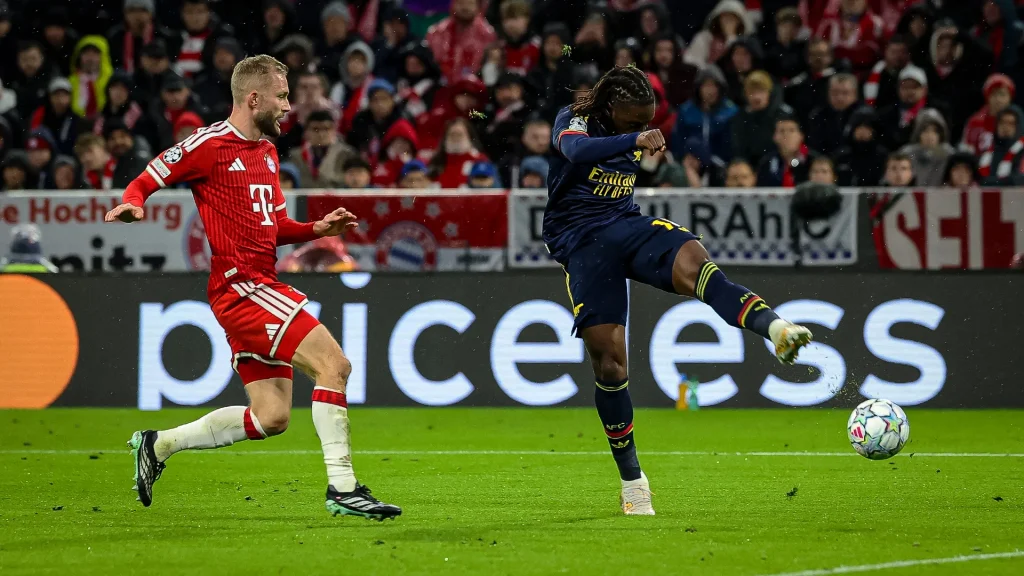 Eberechi Eze trifft zum 0:1 während des Champions League-Heimspiels des FC Bayern gegen den FC Arsenal